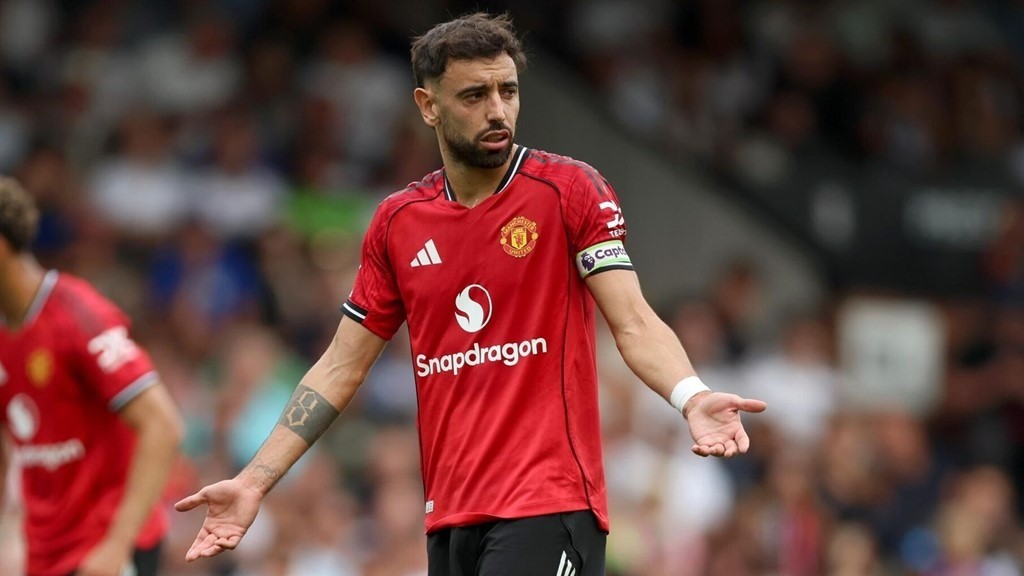 Neville Points Out Man Utd's Fatal Weakness They Urgently Need A New Midfielder August 25 2025